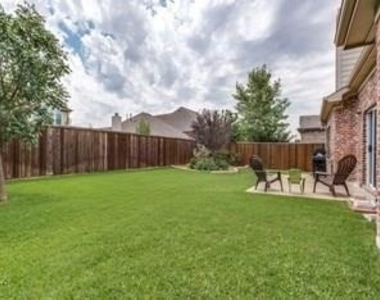 5556 Sky Ridge Drive - Photo Thumbnail 5