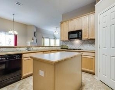 5556 Sky Ridge Drive - Photo Thumbnail 3