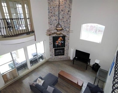5235 Willis Avenue - Photo Thumbnail 2