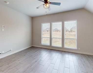 1516 Twistleaf Road - Photo Thumbnail 9