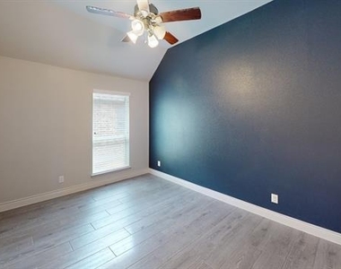 1516 Twistleaf Road - Photo Thumbnail 12