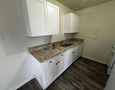3524 Buckingham - Photo Thumbnail 1
