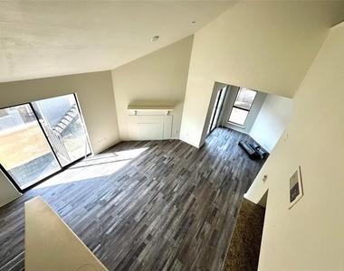 3524 Buckingham - Photo Thumbnail 1