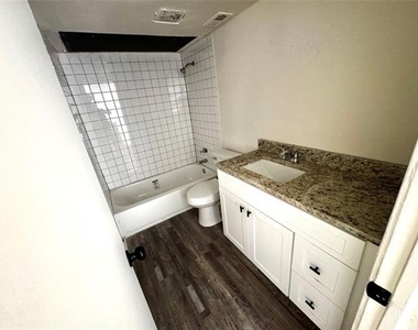 3524 Buckingham - Photo Thumbnail 5