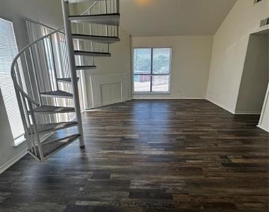 3536 Buckingham - Photo Thumbnail 6