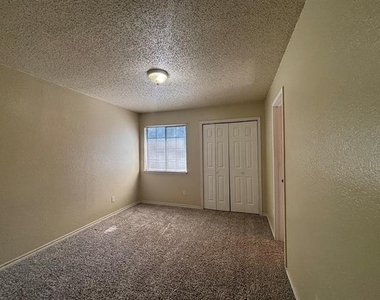 6736 Phoenix Place - Photo Thumbnail 9