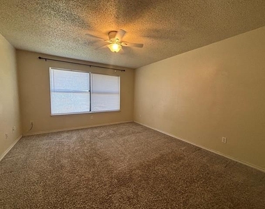 6736 Phoenix Place - Photo Thumbnail 10