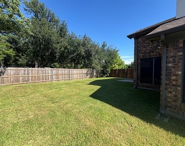 6736 Phoenix Place - Photo Thumbnail 14