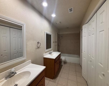 6736 Phoenix Place - Photo Thumbnail 11
