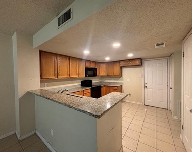 6736 Phoenix Place - Photo Thumbnail 2
