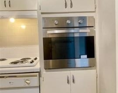 3215 Douglas Avenue - Photo Thumbnail 8