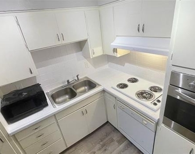 3215 Douglas Avenue - Photo Thumbnail 9