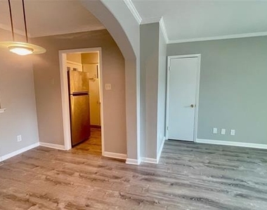 3215 Douglas Avenue - Photo Thumbnail 6