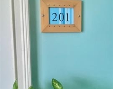 3215 Douglas Avenue - Photo Thumbnail 24