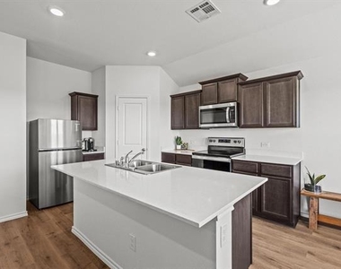 120 Creek End Drive - Photo Thumbnail 9