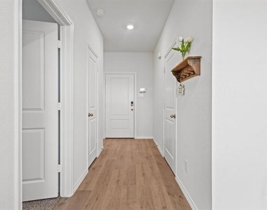 120 Creek End Drive - Photo Thumbnail 3