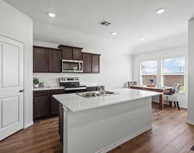 120 Creek End Drive - Photo Thumbnail 8