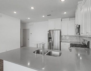 6032 Silverado Trail - Photo Thumbnail 9