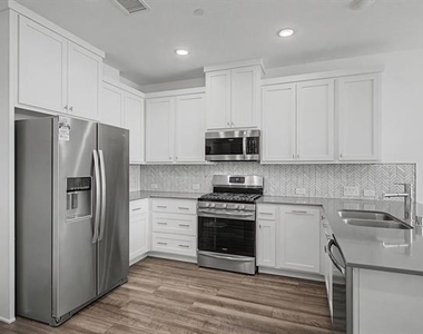 6032 Silverado Trail - Photo Thumbnail 10
