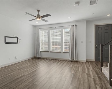 6032 Silverado Trail - Photo Thumbnail 4