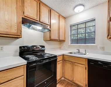 619 Race Street - Photo Thumbnail 9