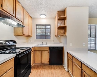 619 Race Street - Photo Thumbnail 11