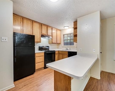 619 Race Street - Photo Thumbnail 7