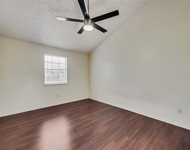 619 Race Street - Photo Thumbnail 12