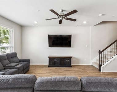 3120 Providence Place - Photo Thumbnail 8