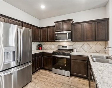 3120 Providence Place - Photo Thumbnail 9