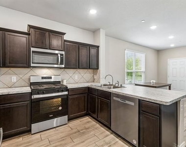 3120 Providence Place - Photo Thumbnail 10