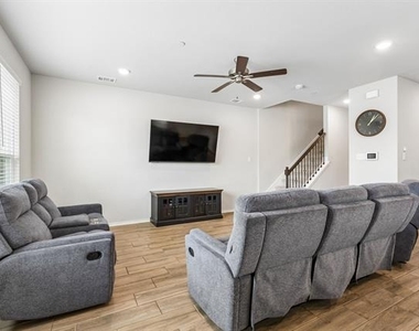 3120 Providence Place - Photo Thumbnail 5