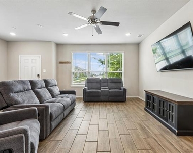 3120 Providence Place - Photo Thumbnail 7