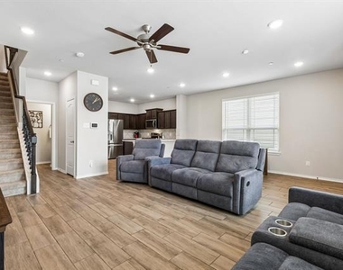 3120 Providence Place - Photo Thumbnail 6
