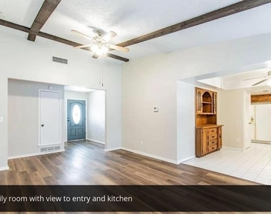 213 Melinda Drive - Photo Thumbnail 2