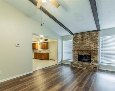 213 Melinda Drive - Photo Thumbnail 1