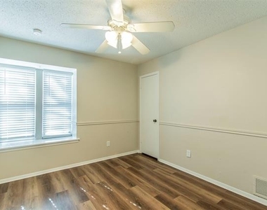 213 Melinda Drive - Photo Thumbnail 18