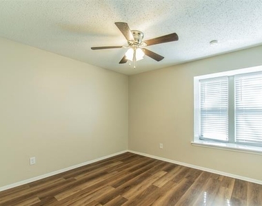 213 Melinda Drive - Photo Thumbnail 16