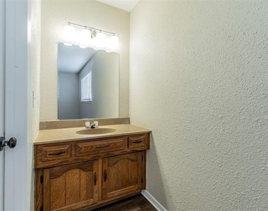 213 Melinda Drive - Photo Thumbnail 23
