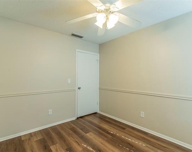213 Melinda Drive - Photo Thumbnail 19