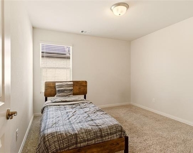 1212 Blue Ridge Place - Photo Thumbnail 17