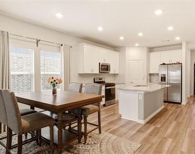 1212 Blue Ridge Place - Photo Thumbnail 1
