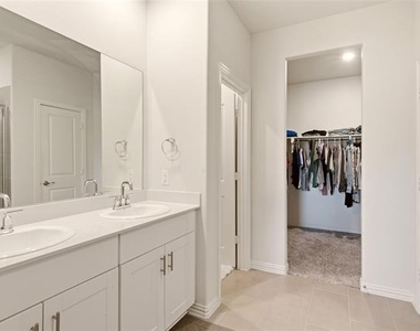 1212 Blue Ridge Place - Photo Thumbnail 12