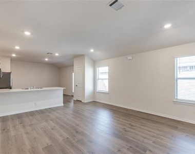 2008 Bailer Way - Photo Thumbnail 8