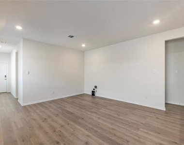 2008 Bailer Way - Photo Thumbnail 6