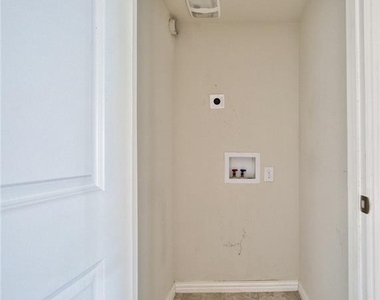6505 Federal Hall Street - Photo Thumbnail 32