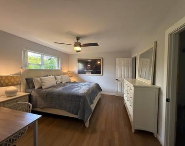 203 Seacrest Lane - Photo Thumbnail 5