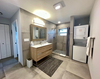 203 Seacrest Lane - Photo Thumbnail 8