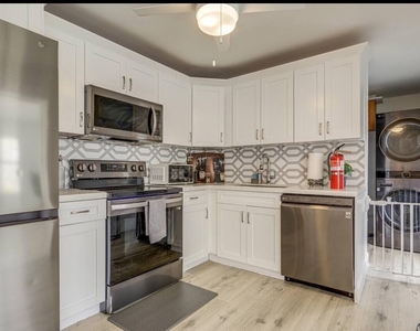 4295 Crestdale Street - Photo Thumbnail 4