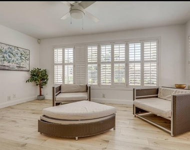 4295 Crestdale Street - Photo Thumbnail 5